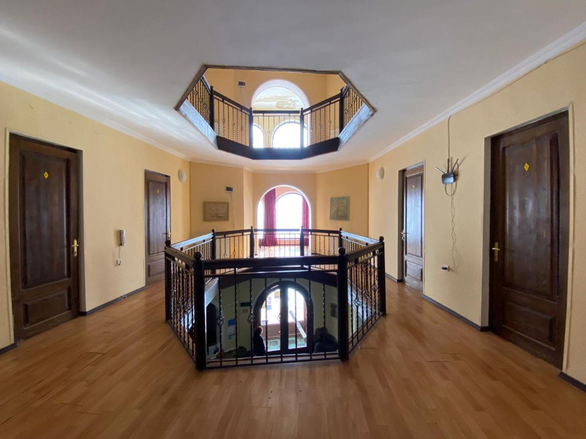 גודאורי Hotel Seven מראה חיצוני תמונה