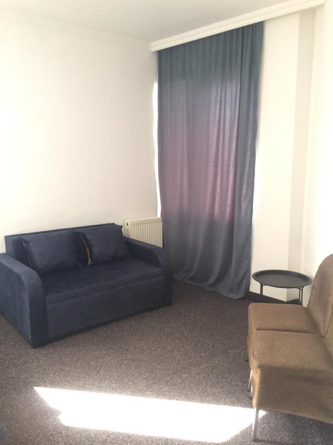 גודאורי Hotel Seven מראה חיצוני תמונה